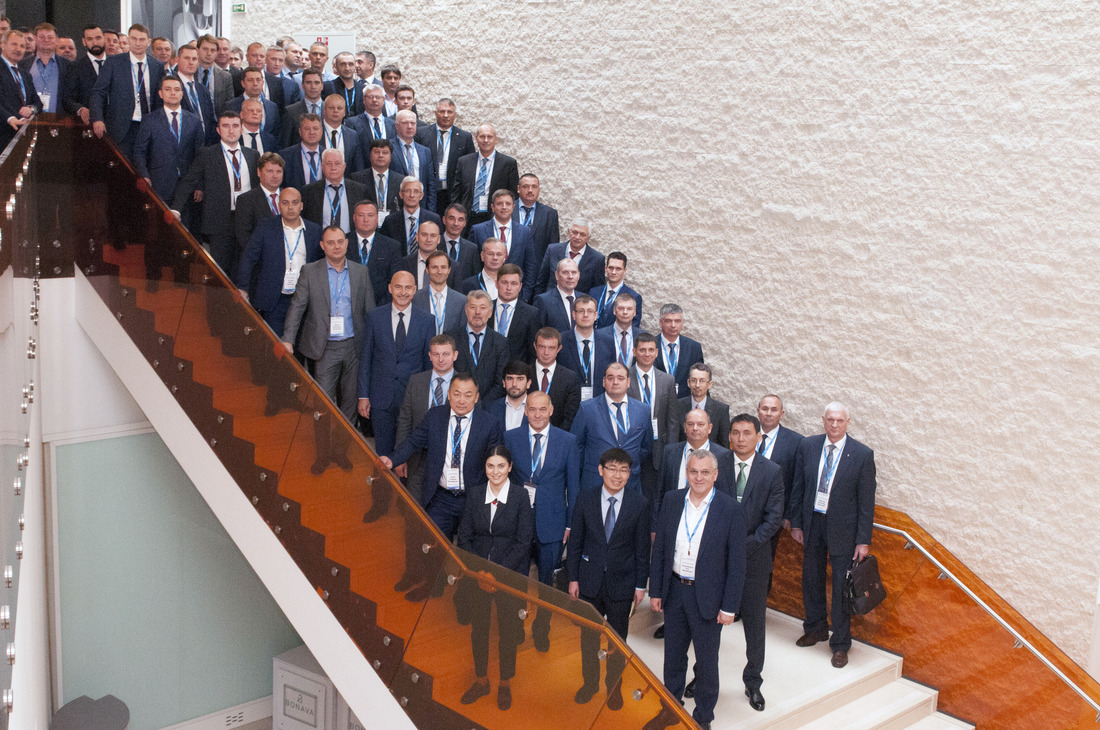 Участники совещания ПАО «Газпром» по вопросам расширения использования природного газа в качестве моторного топлива