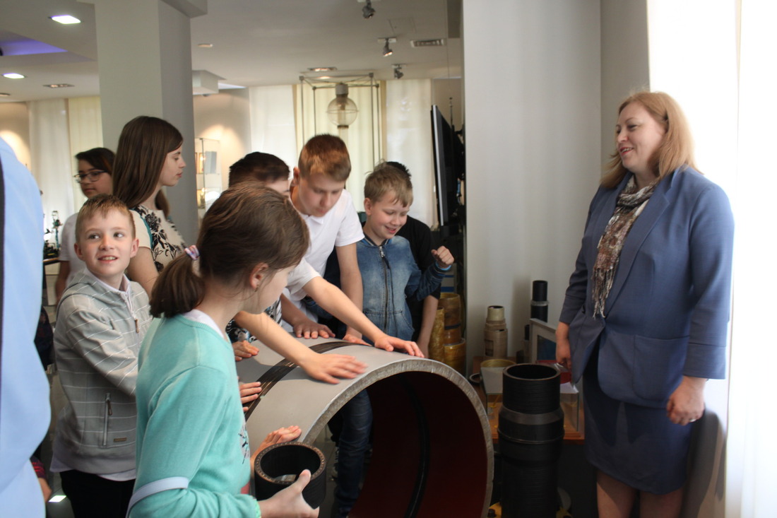 Учащиеся поселка Развилка на экскурсии в Музее ООО "Газпром