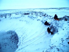 Спуск на дно Ямальского кратера