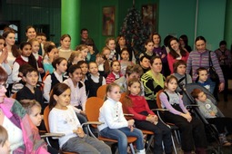 Гости на детском зимнем празднике в ООО "Газпром ВНИИГАЗ"