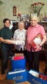 Николай Анисимович Лактионов (справа) с супругой тепло встретили сотрудников ООО "ГАзпром ВНИИГАЗ" доставивших подарки и поздравления с 90-летием