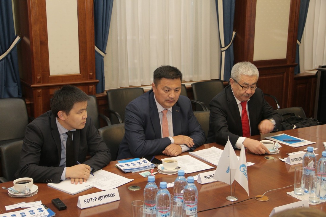 Делегация из департамента по регулированию реализации топливной политики Министерства энергетики Монголии