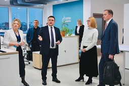Начальник Департамента ПАО "Газпром" Е.Б. Касьян (в центре) и заместитель Генерального директора по науке ООО «Газпром ВНИИГАЗ» Р.Ф. Шарафутдинов