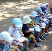 Дошколята из детского сада "Сказка" увлеклись чтением первых стихов