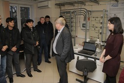 Участники стажировки в Лаборатории промысловых, газогидратных, адсорбционных и мембранных технологий