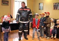 Знакомство с настоящим пожарным, командиром отделения ВПО Юрием Улитиным