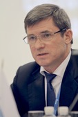 С докладом выступает Александр Филатов, начальник Департамента ПАО "Газпром"
