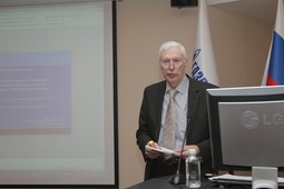 Мнение о квалификационной работе озвучивает Виталий Семенович Жуков, главный научный сотрудник Лаборатории комплексных исследований кернового материала