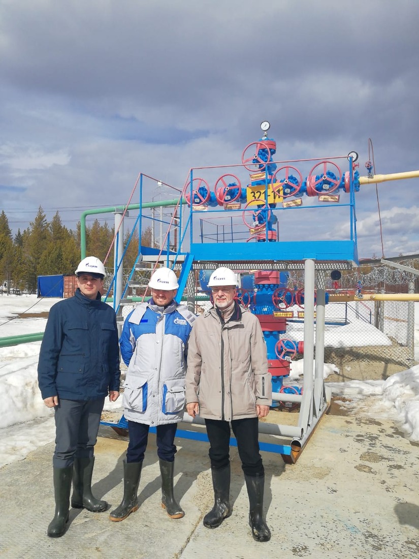 Члены рабочей группы ООО «Газпром ВНИИГАЗ» под руководством Максима Юрьевича Недзвецкого (в центре)