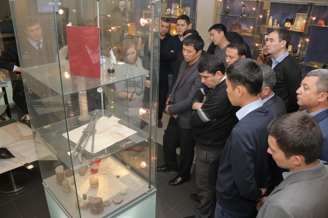 Делегация АО «Узбекнефтегаз» в Музее истории газовой науки и технологий